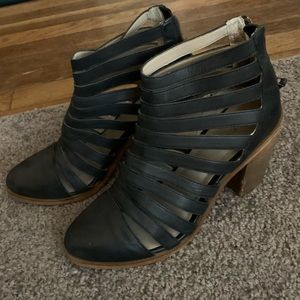 Hinge Cutout Booties
